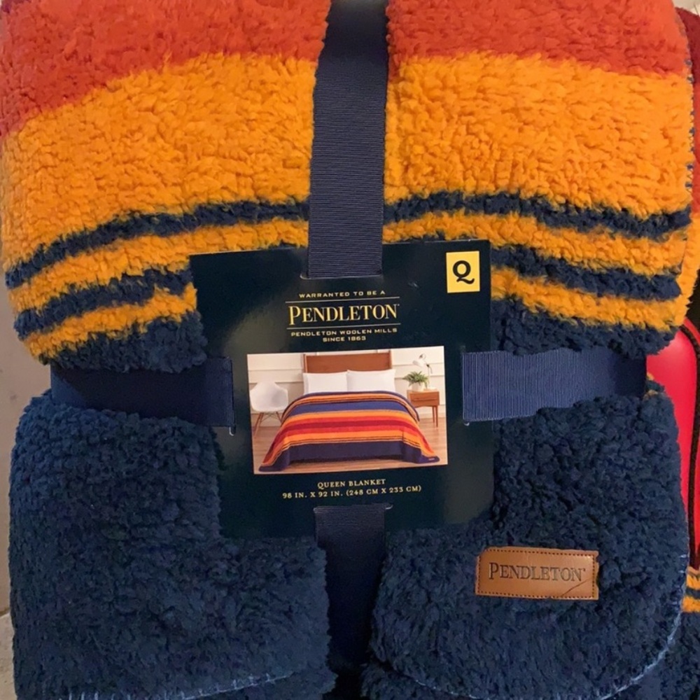 Pendleton Sherpa Green Canyon blanket new